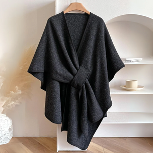 Poncho Cocooning ~ Douceur et élégance au quotidien