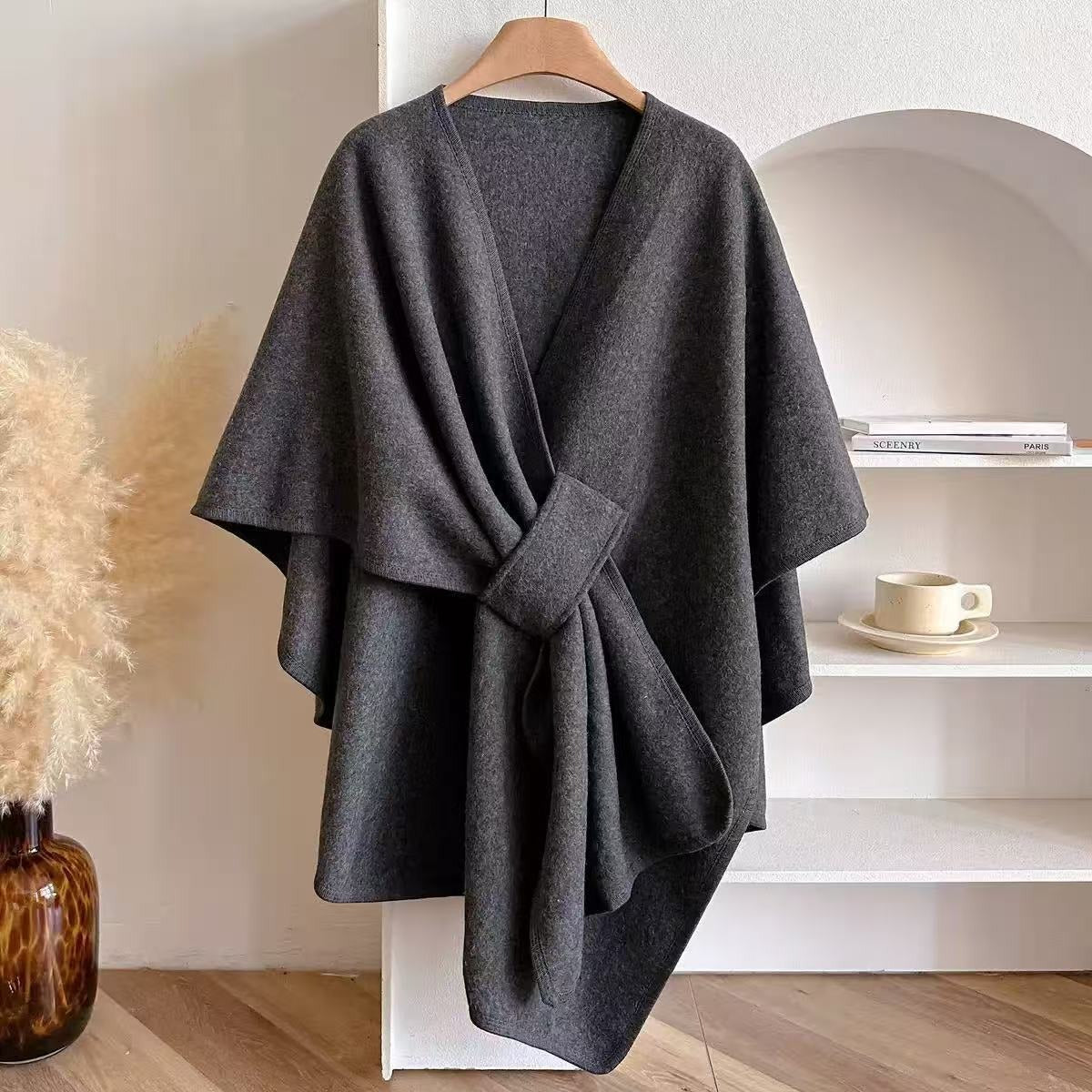 Poncho Cocooning ~ Douceur et élégance au quotidien